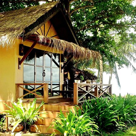 Nautilus Right On The Beach Resort เกาะลันตา ภายนอก รูปภาพ